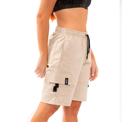 Oversize cargo short corte mujer - Arena 8150