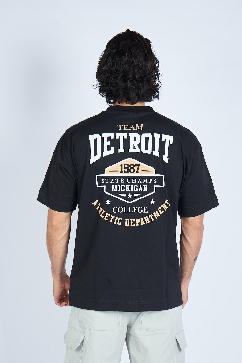 Camiseta oversize DETROIT NEGRO | DROP 03 |