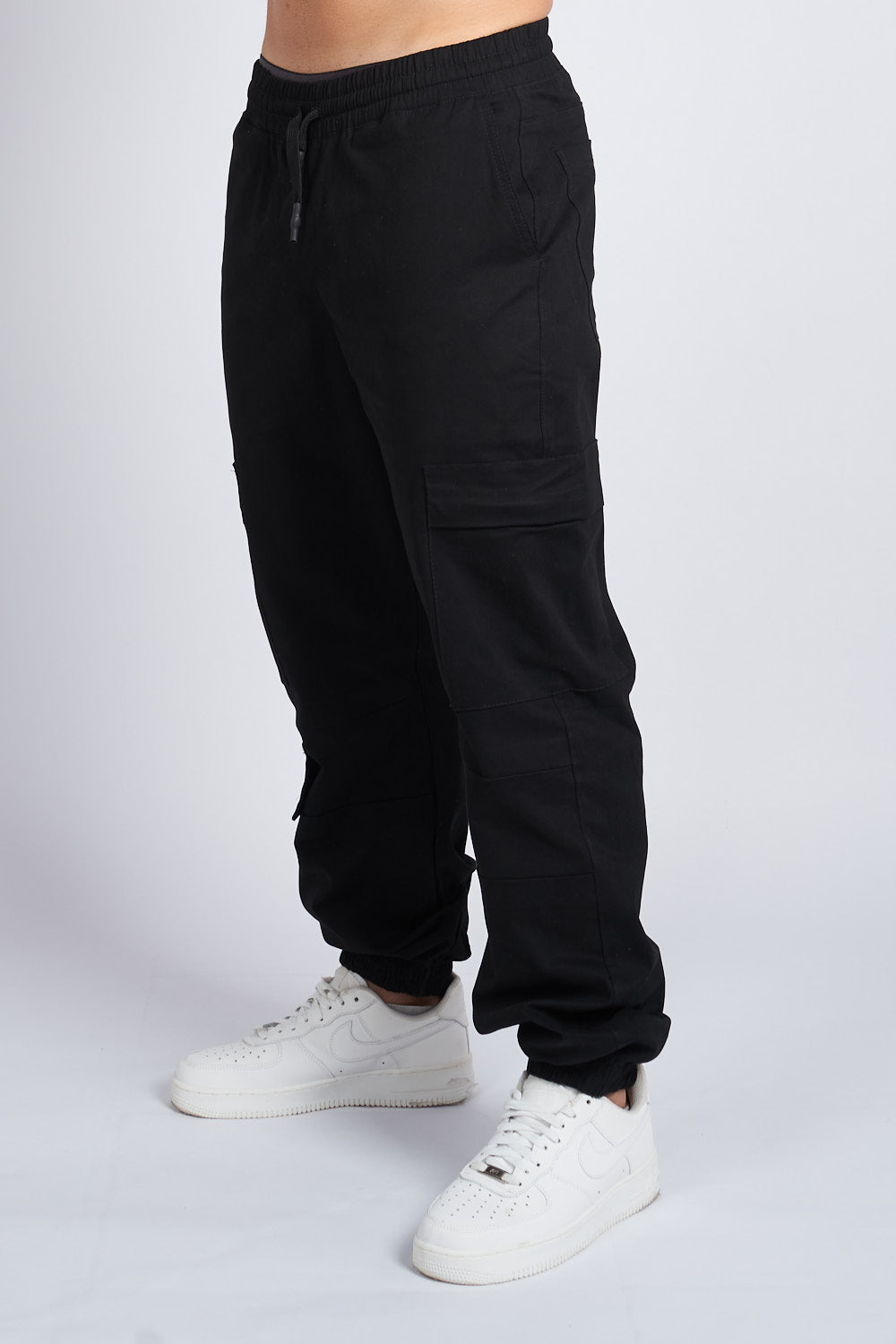 JOGGER CARGO CON PREENSES NEGRO - REDUX CLUB