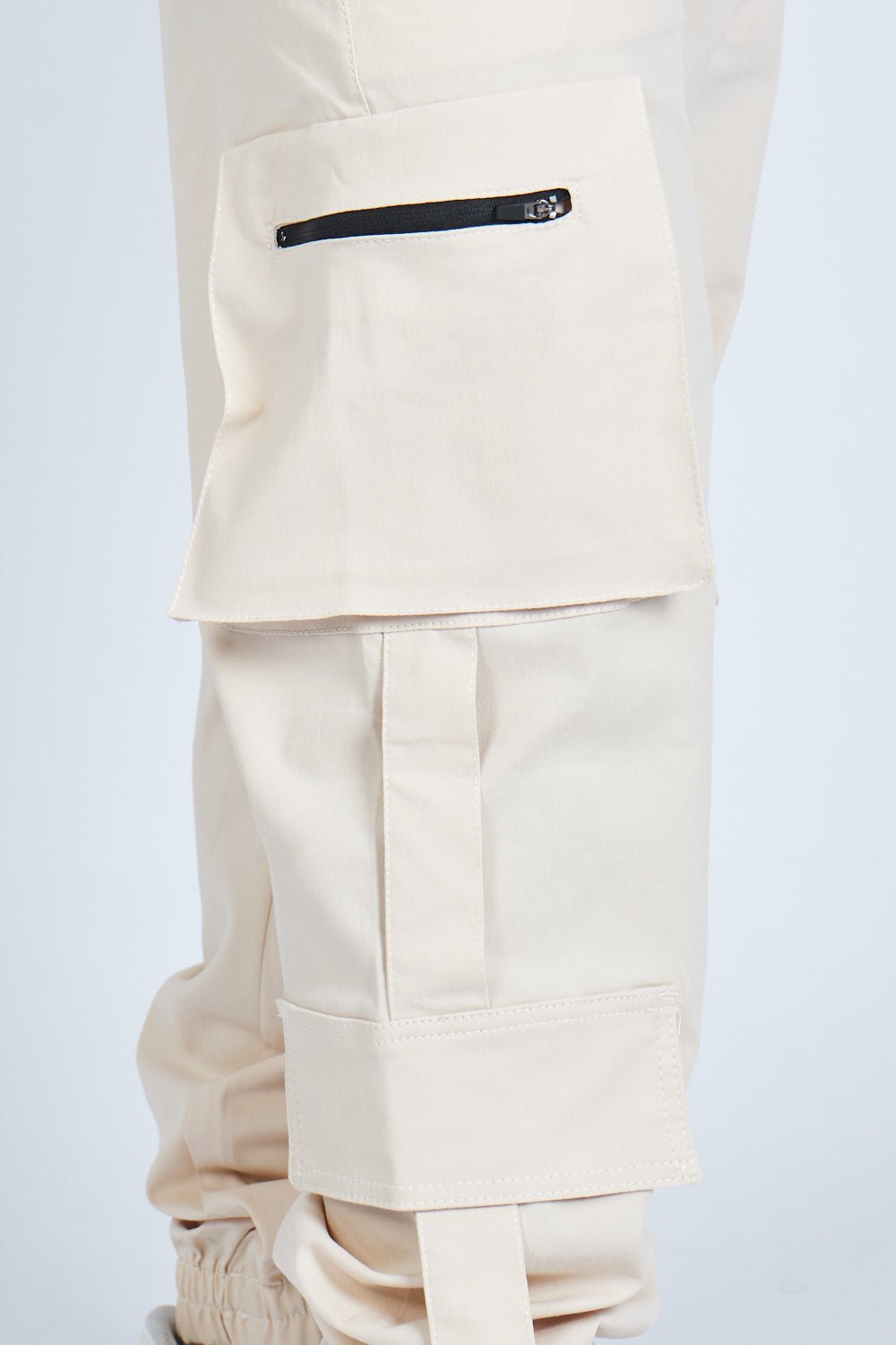 Pantalón jogger 4 cargos cierre y charretera bota resortada | Drop 03 |